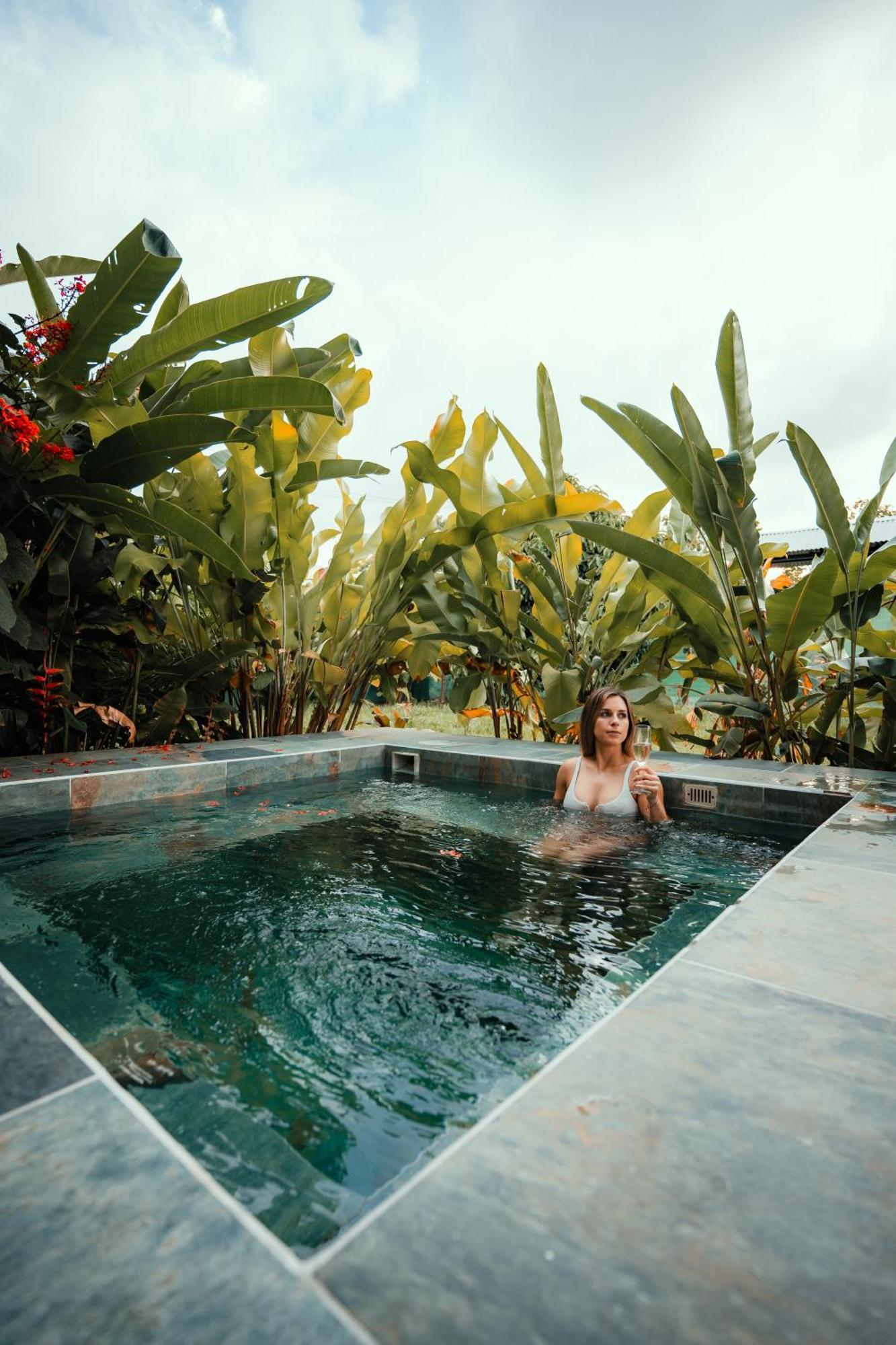 Namaitami Casa Hermosa Con Ac Y Piscina A Solo 650 Metros Del Parque Nacional Cahuita Kültér fotó